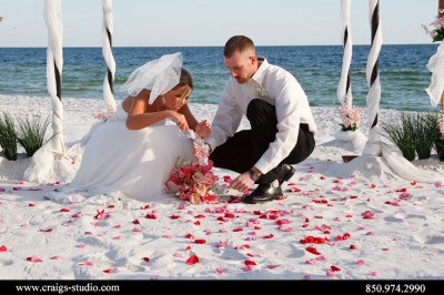 The ceremony was performed by Sugar Beach Weddings